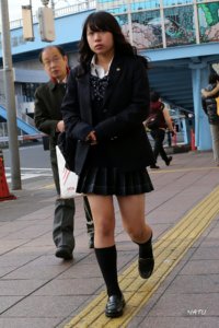 【画像】女子高生の待撮り写真２０２０春