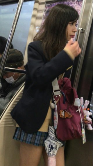【画像】電車で女子高生と3密になりたいやつちょっとこいｗｗｗ
