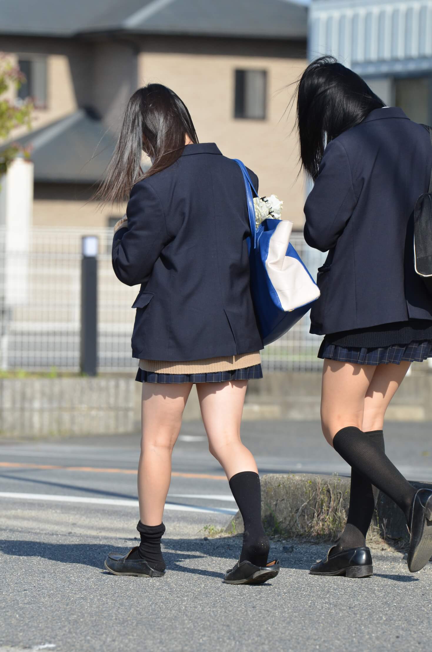 【画像】シンプルな女子高生の街撮り写真