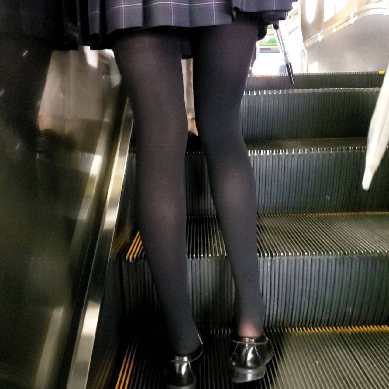 画像】黒タイツってセーラー服ＪＫが多い印象だけどどう？ | JKちゃんねる|女子高生画像サイト